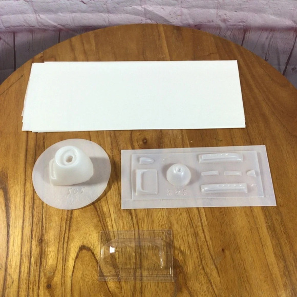 Vintage Guillow Messerschmitt BF-109 Authentic Scale Flying Model Kit - Picture 11 of 14